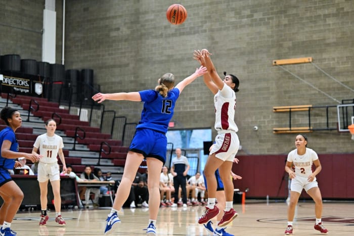 a South Medford Mission Hills girls basketball Oregon POA Holiday Classic December 30 2023 Leon Neuschwander 14